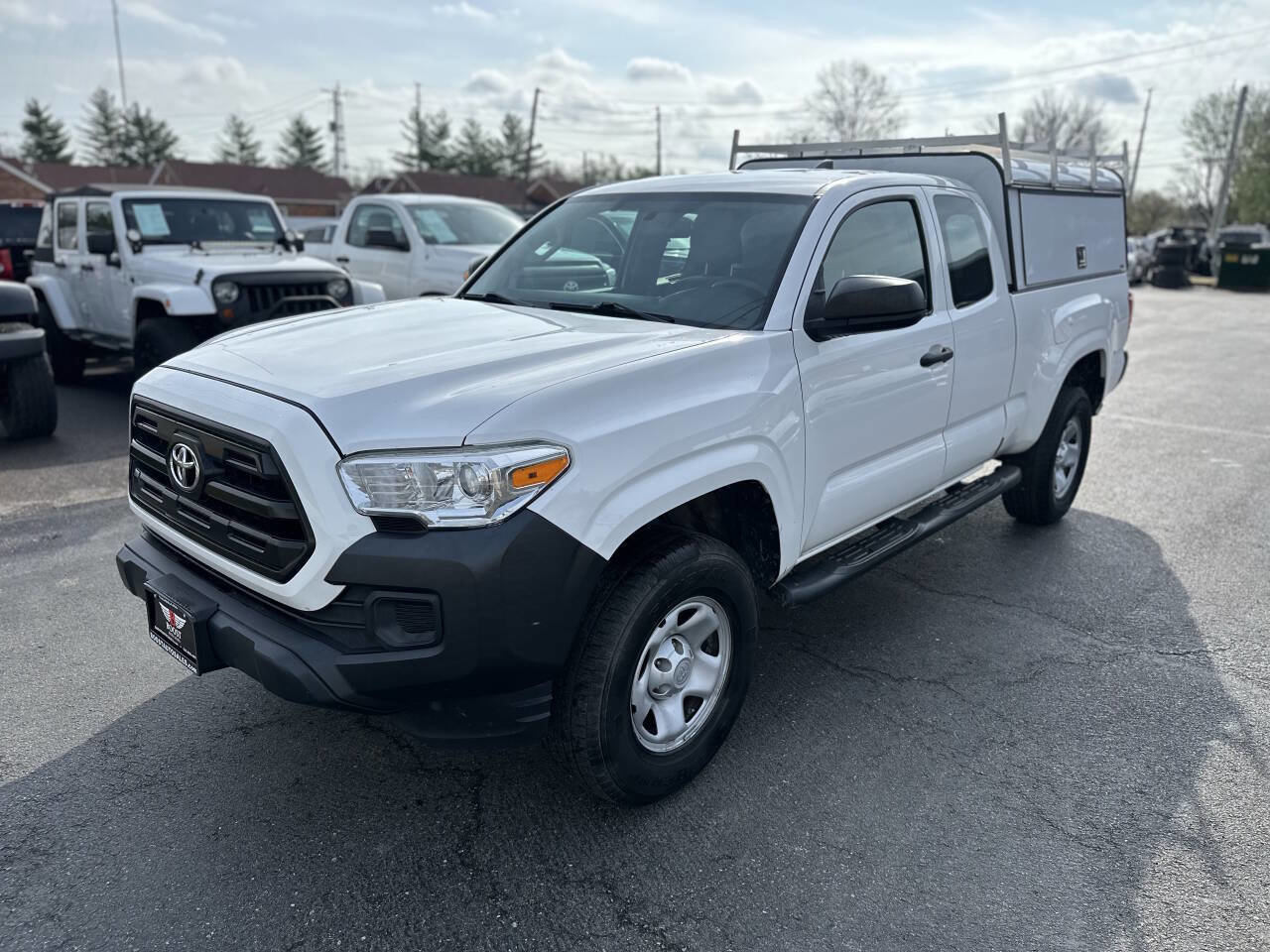 Used 2016 Toyota Tacoma SR RWD image 5