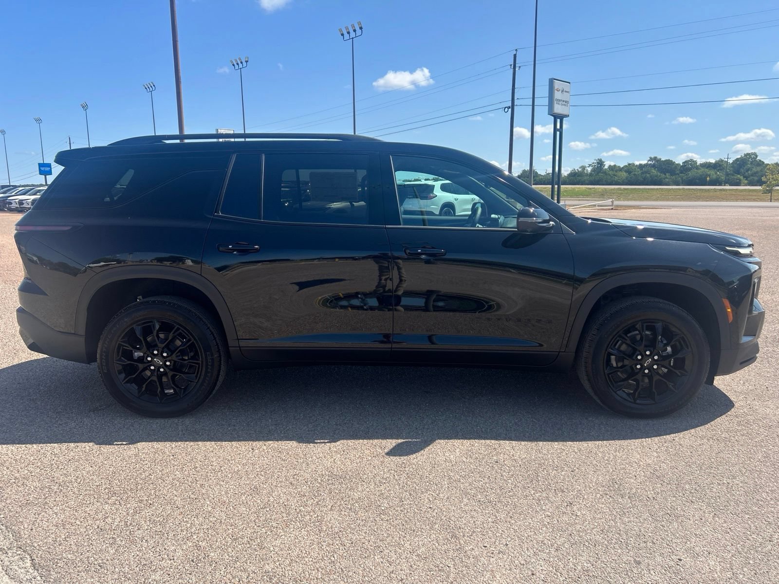 New 2026 Chevrolet Traverse LT w/ Midnight/Sport Edition FWD image 7