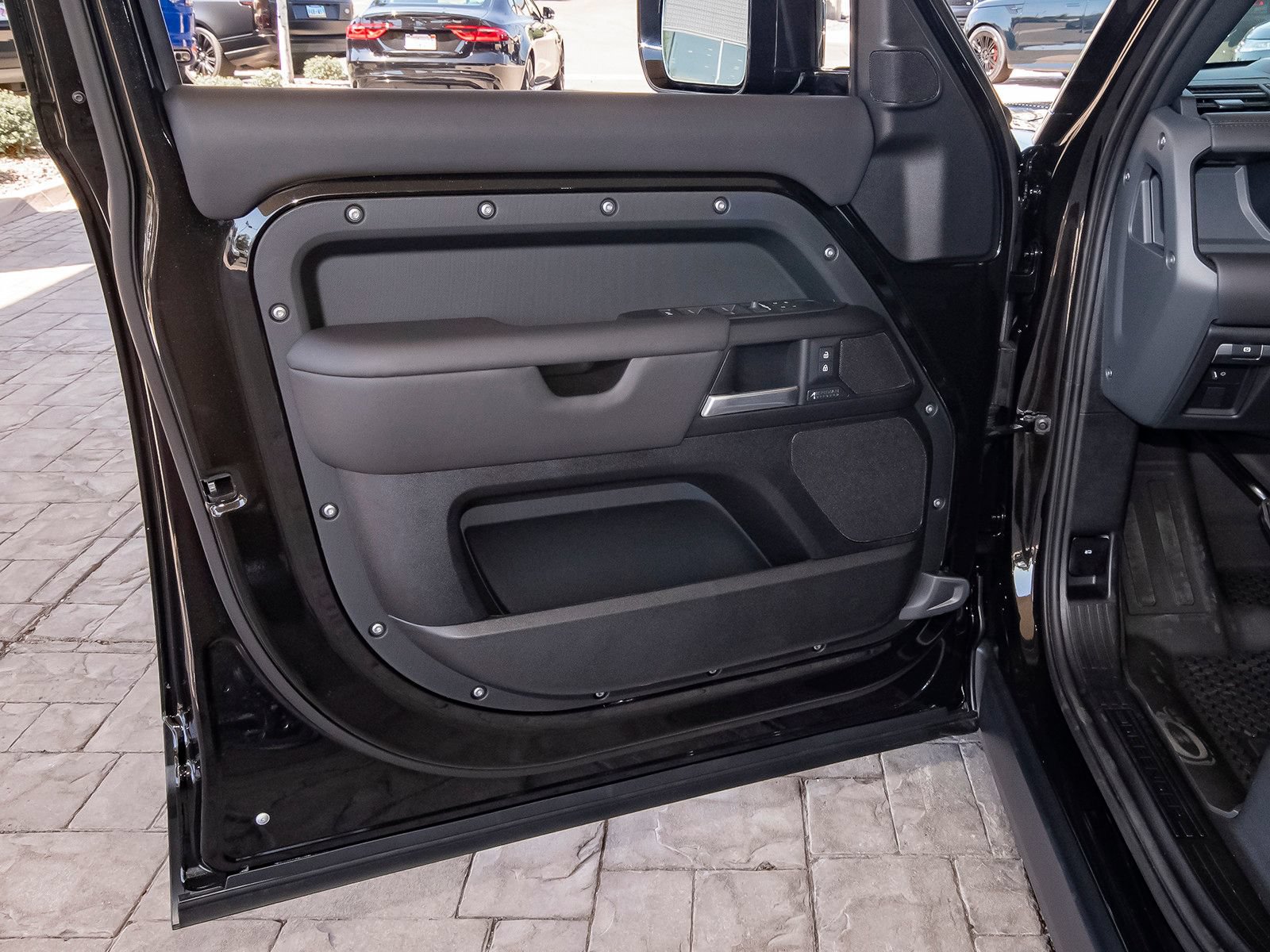 New 2026 Land Rover Defender 110 X-Dynamic SE AWD/4WD image 34
