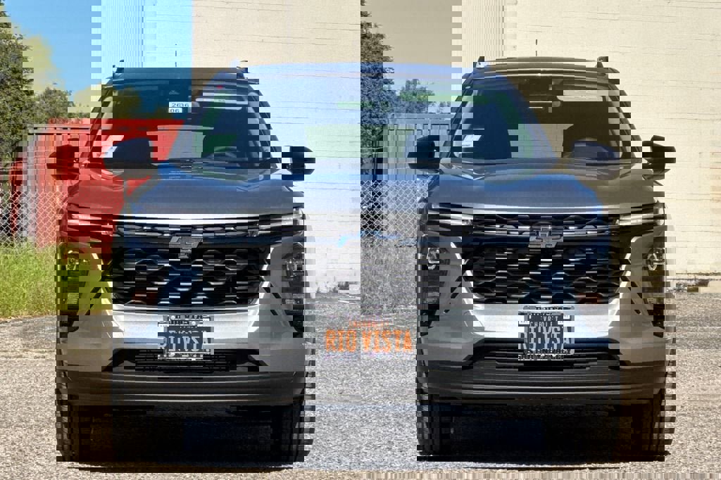 New 2026 Chevrolet Trax LT w/ Sunroof Package image 9