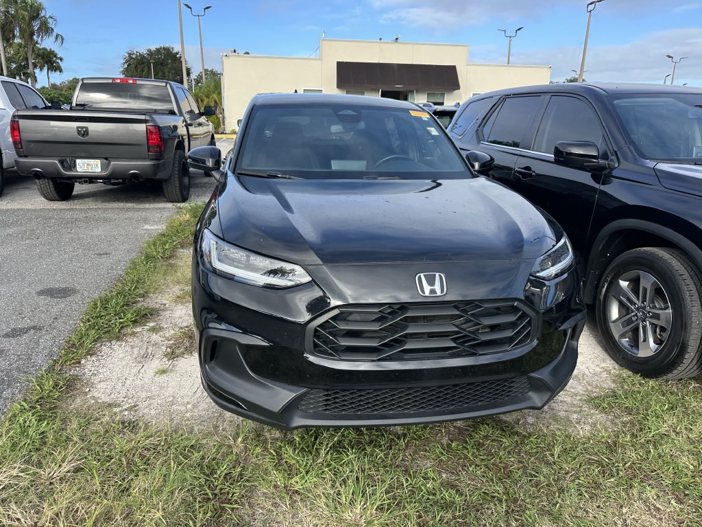 Used 2025 Honda HR-V Sport image 7