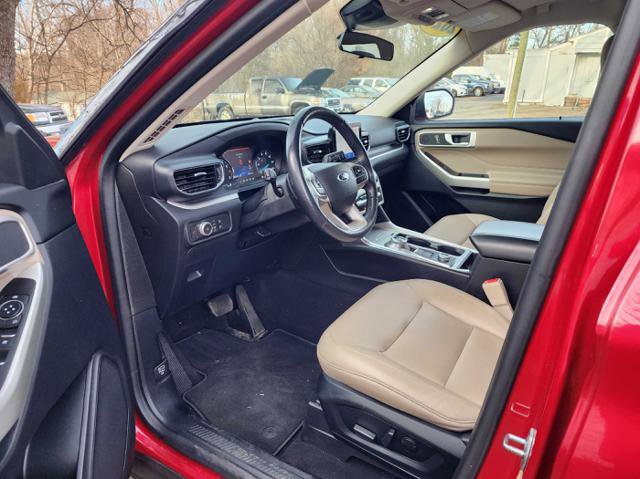 Used 2020 Ford Explorer XLT w/ Equipment Group 202A image 10