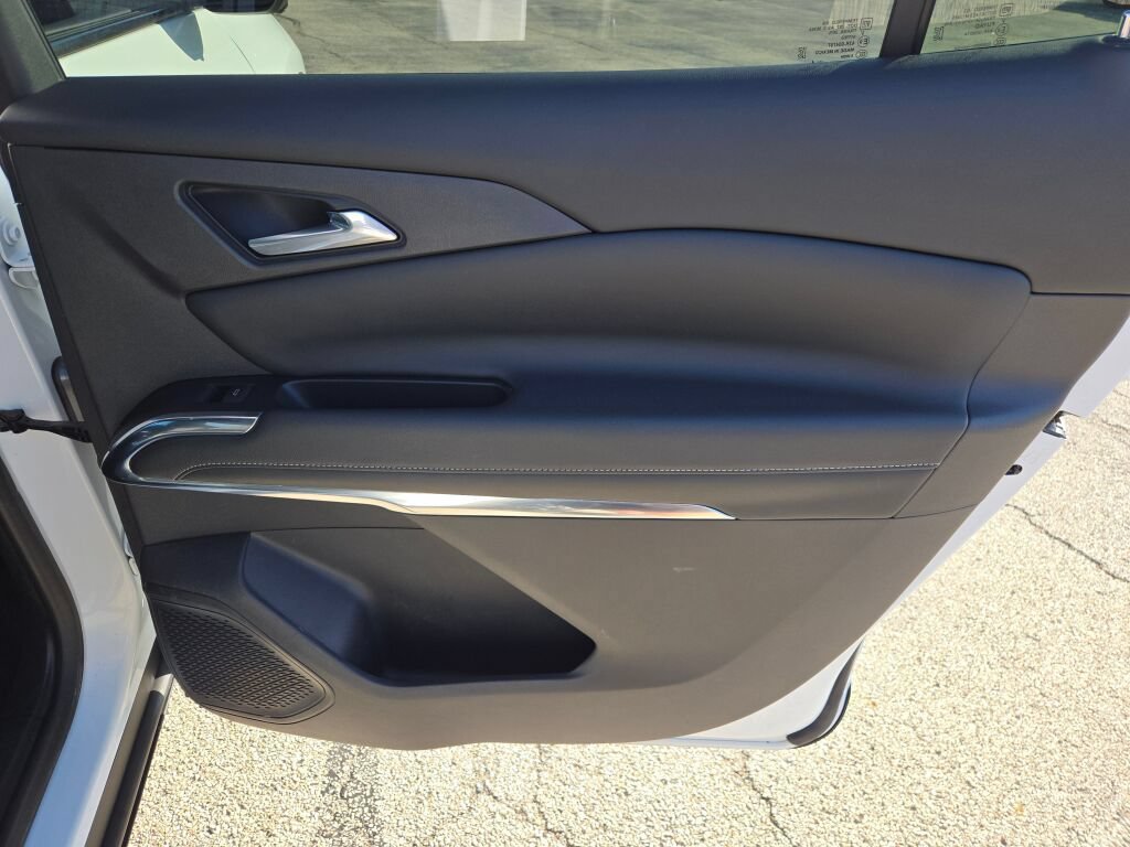 Used 2024 Chevrolet Traverse LT AWD/4WD image 9