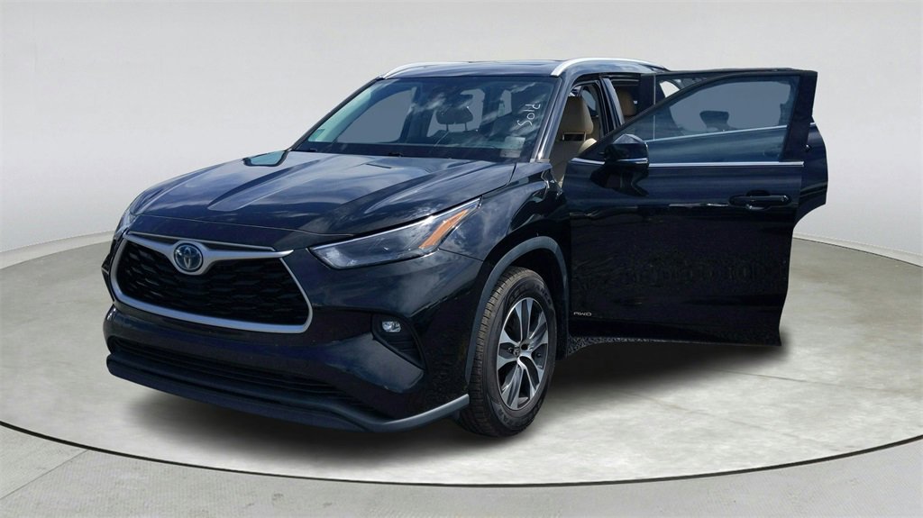 Used 2022 Toyota Highlander Bronze Edition image 10
