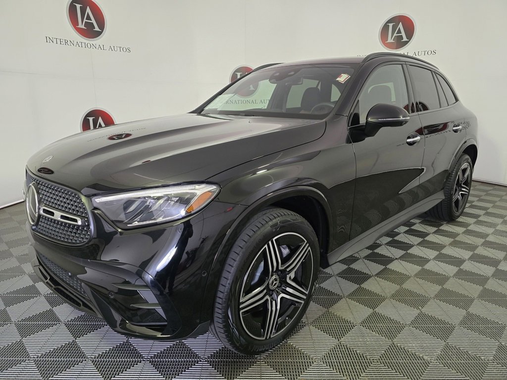 Used 2025 Mercedes-Benz GLC 300 4MATIC image 5
