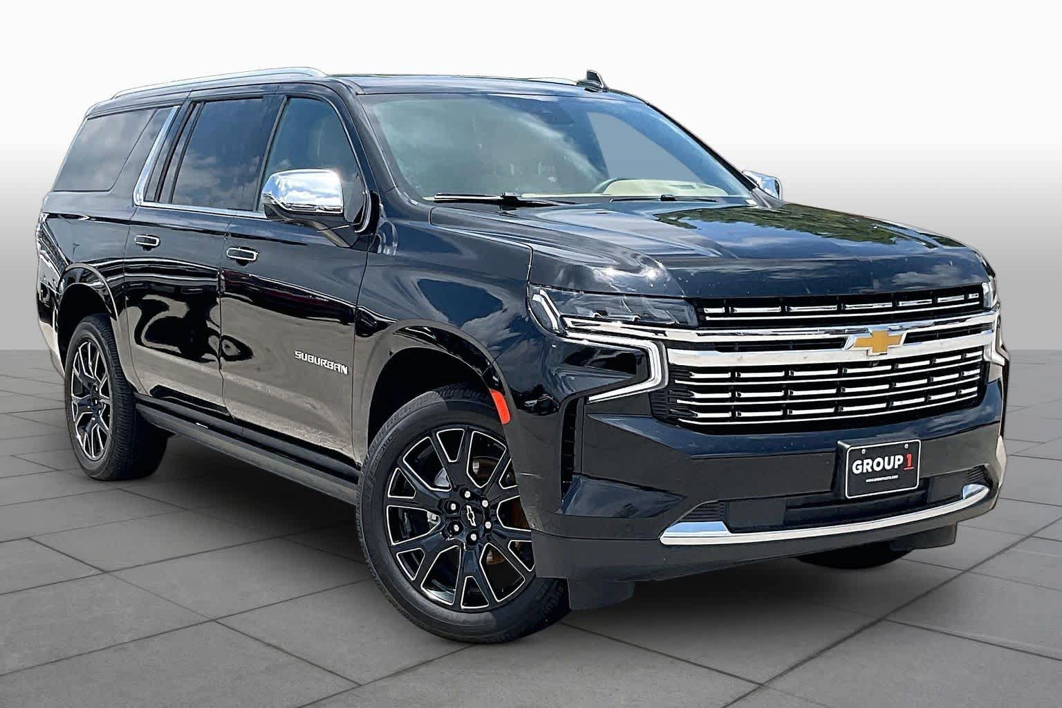 Used 2023 Chevrolet Suburban Premier AWD/4WD image 3