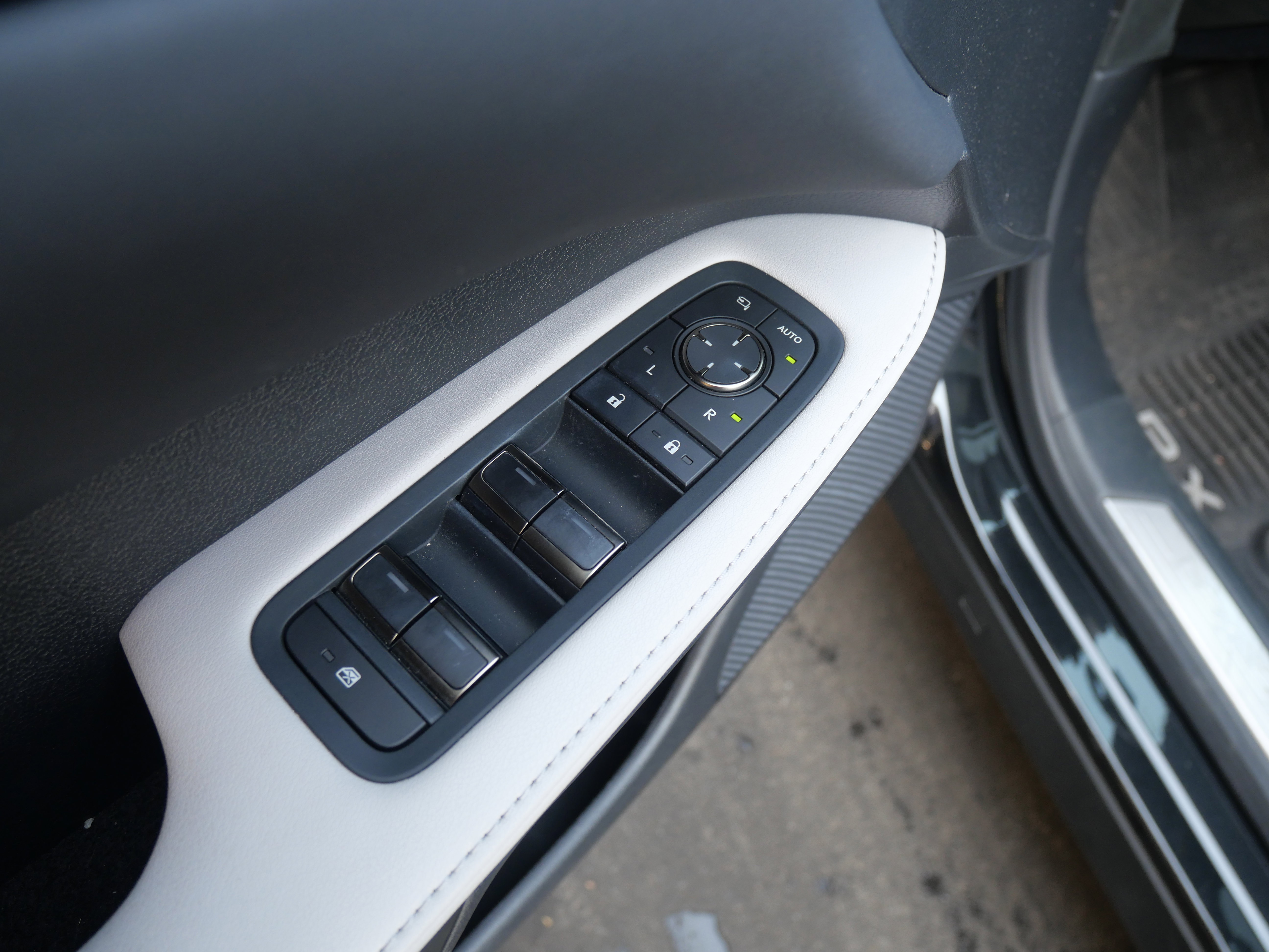 Used 2023 Lexus RX 350 Premium image 7