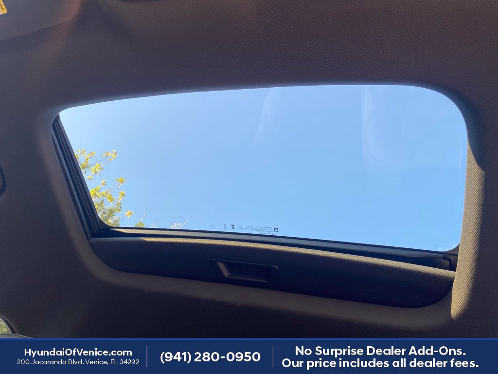 Used 2026 Chevrolet Trax RS w/ Sunroof Package FWD image 4