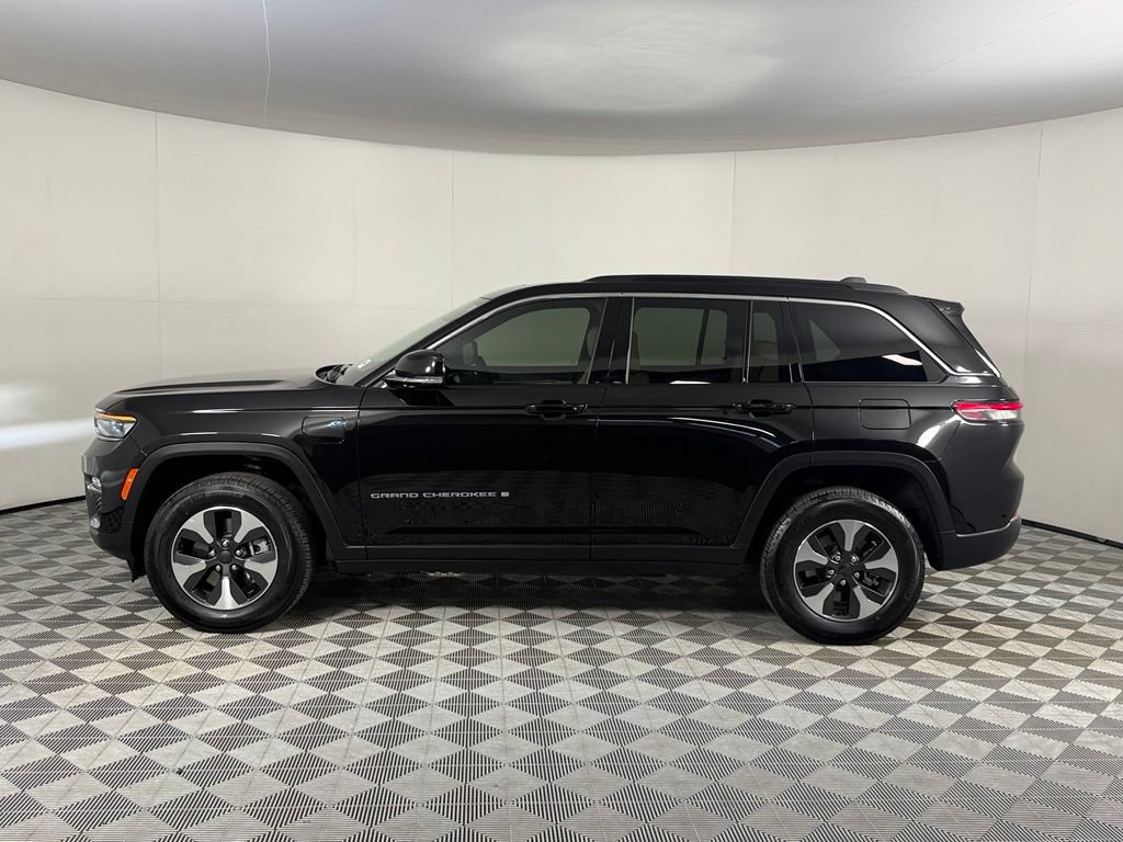 Used 2025 Jeep Grand Cherokee Limited 4xe AWD/4WD image 10