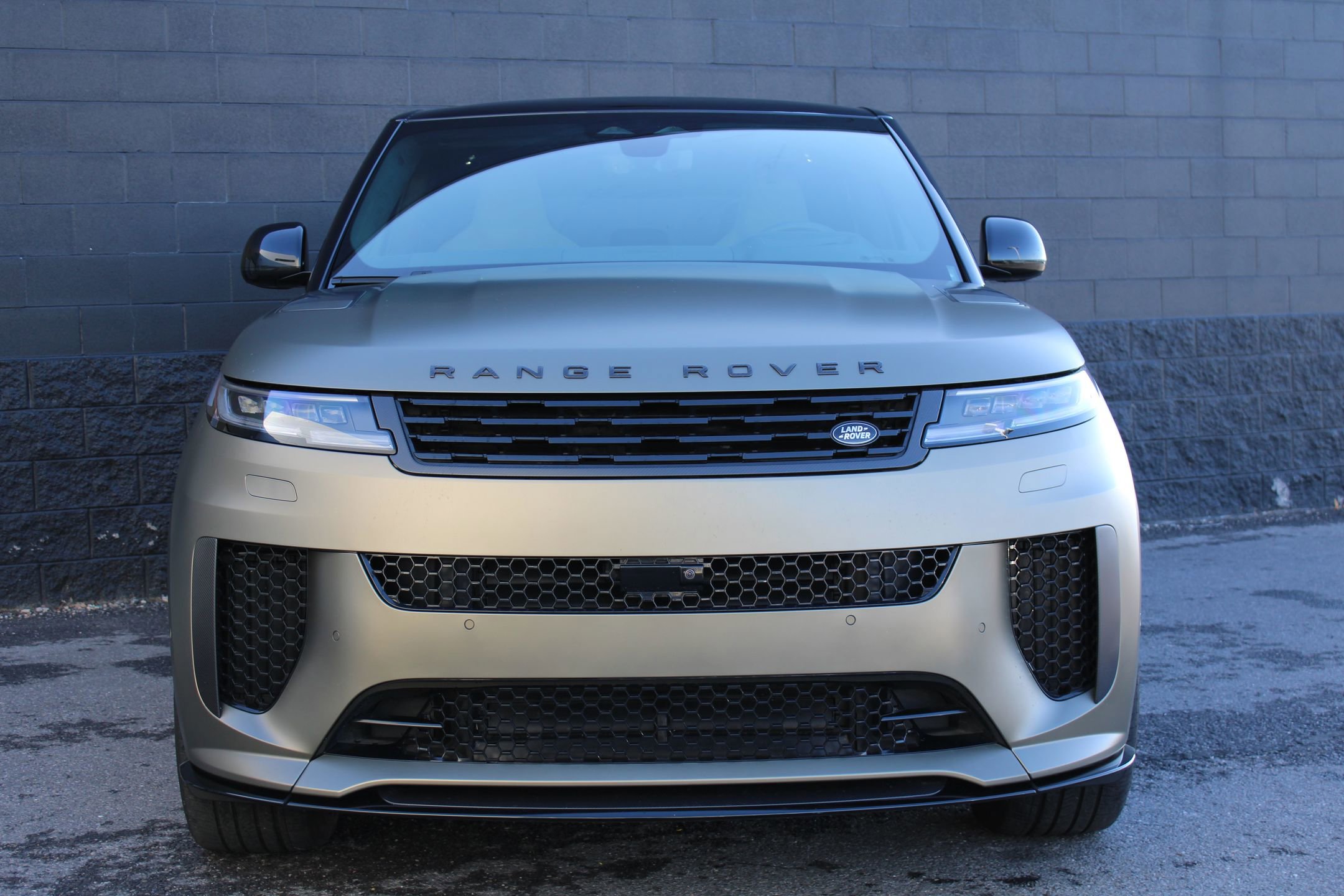 Used 2024 Land Rover Range Rover Sport SV Edition One Carbon Bronze image 2