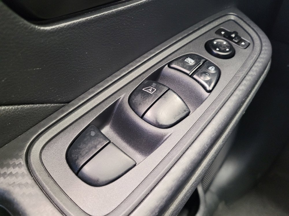 Used 2021 Nissan Versa S FWD image 27