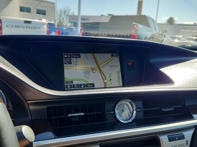 Used 2016 Lexus ES 350 w/ Navigation System Package image 17