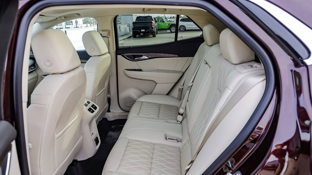 Used 2023 Buick Envision Avenir image 23