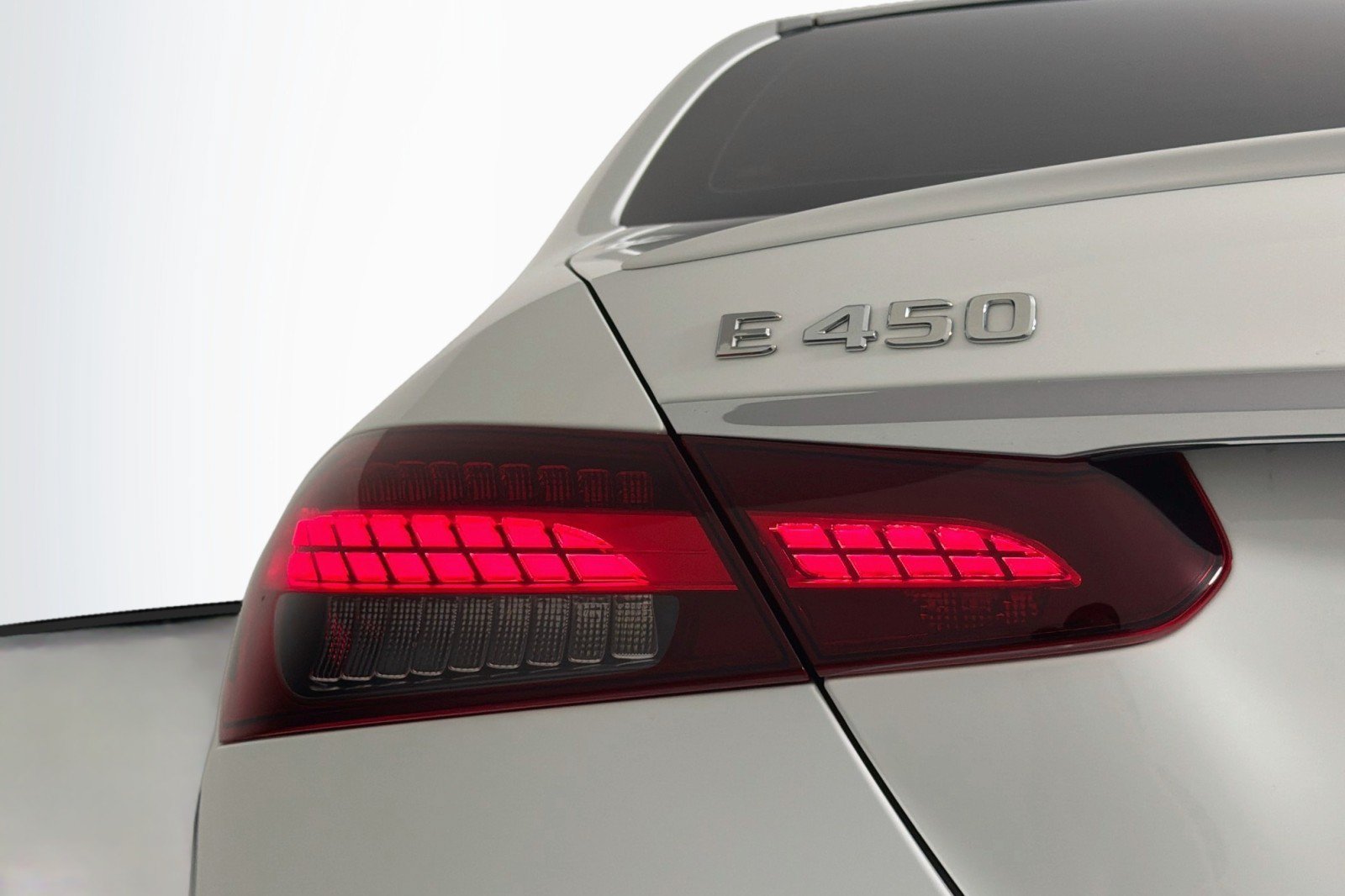 Certified 2023 Mercedes-Benz E 450 4MATIC Sedan w/ Premium Package image 18