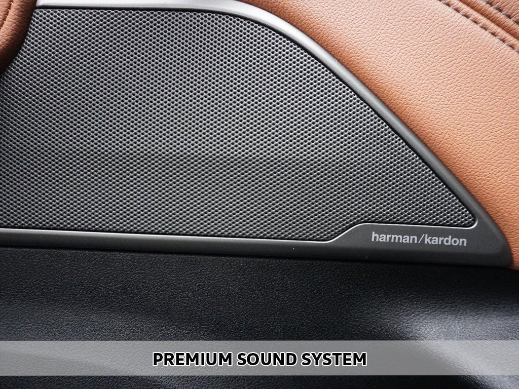 Used 2023 BMW 540i xDrive w/ Premium Package image 5