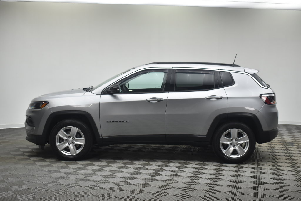 Used 2022 Jeep Compass Latitude FWD image 8
