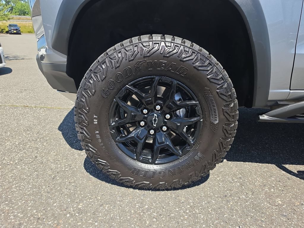 Certified 2025 Chevrolet Colorado ZR2 w/ Midnight Edition AWD/4WD image 39