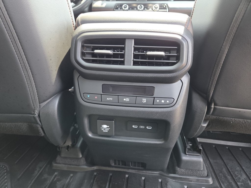 Certified 2025 Honda Pilot TrailSport image 35