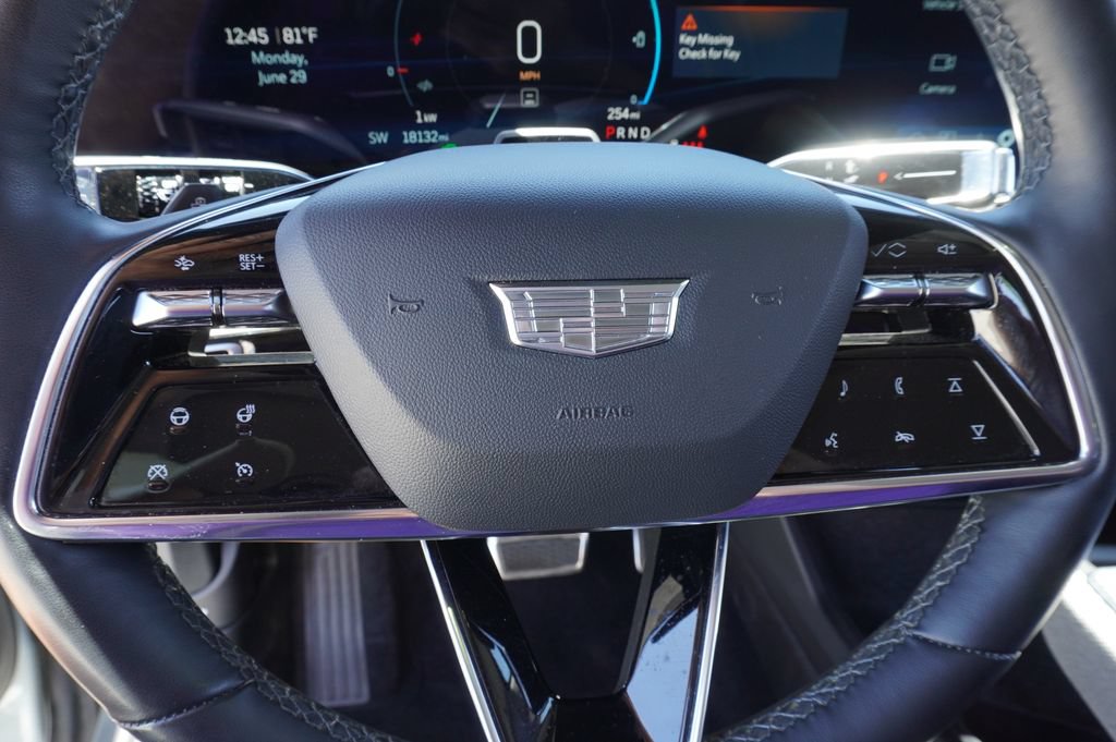 Certified 2025 Cadillac Optiq Luxury 2 AWD/4WD image 18