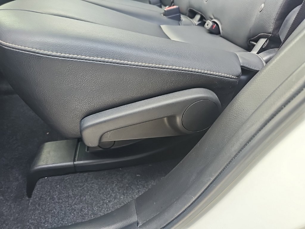 Used 2017 Toyota RAV4 Limited w/ All Weather Liner Package AWD/4WD image 32