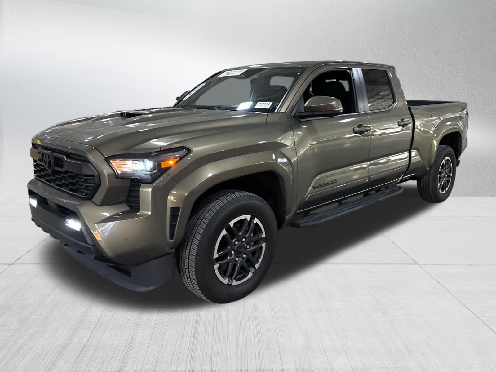 Certified 2024 Toyota Tacoma TRD Sport w/ TRD Sport Premium Package AWD/4WD image 3