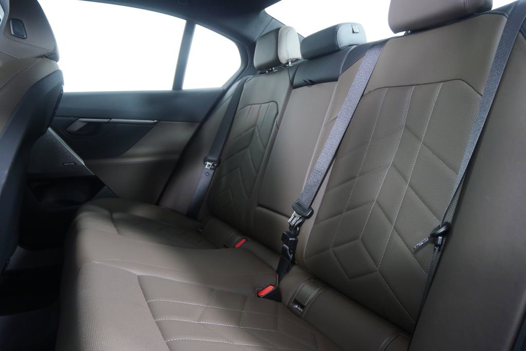 Certified 2025 BMW 530i image 16