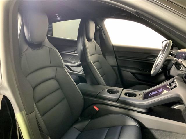 Used 2022 Porsche Taycan image 18
