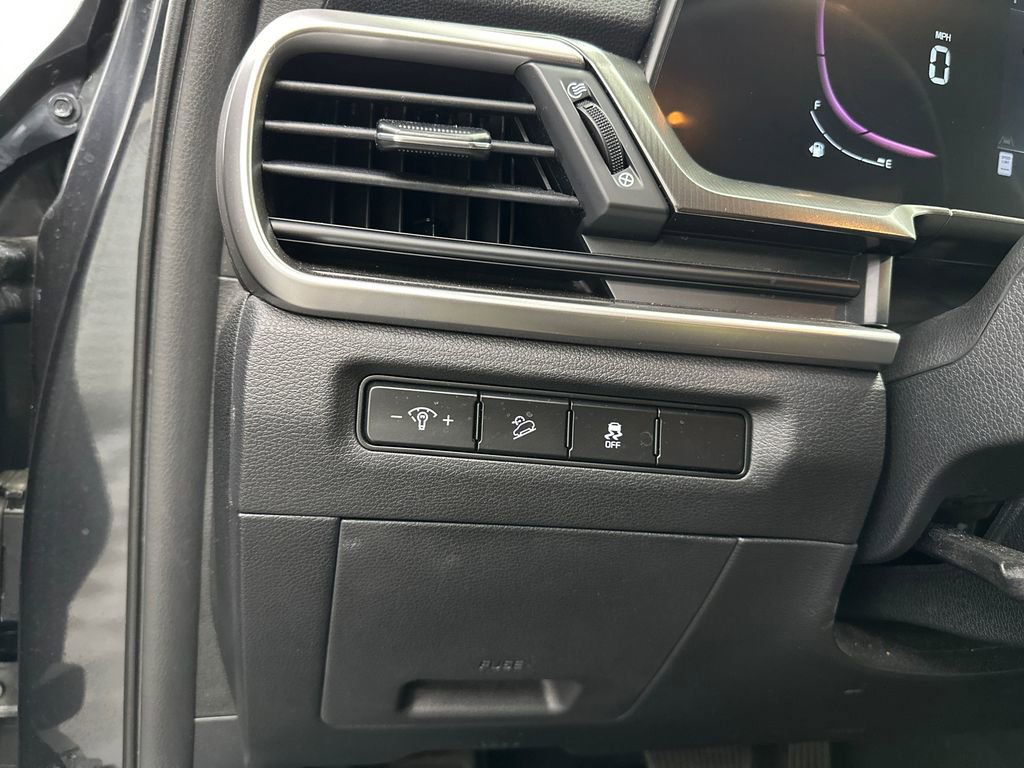 Used 2024 Kia Telluride S image 31