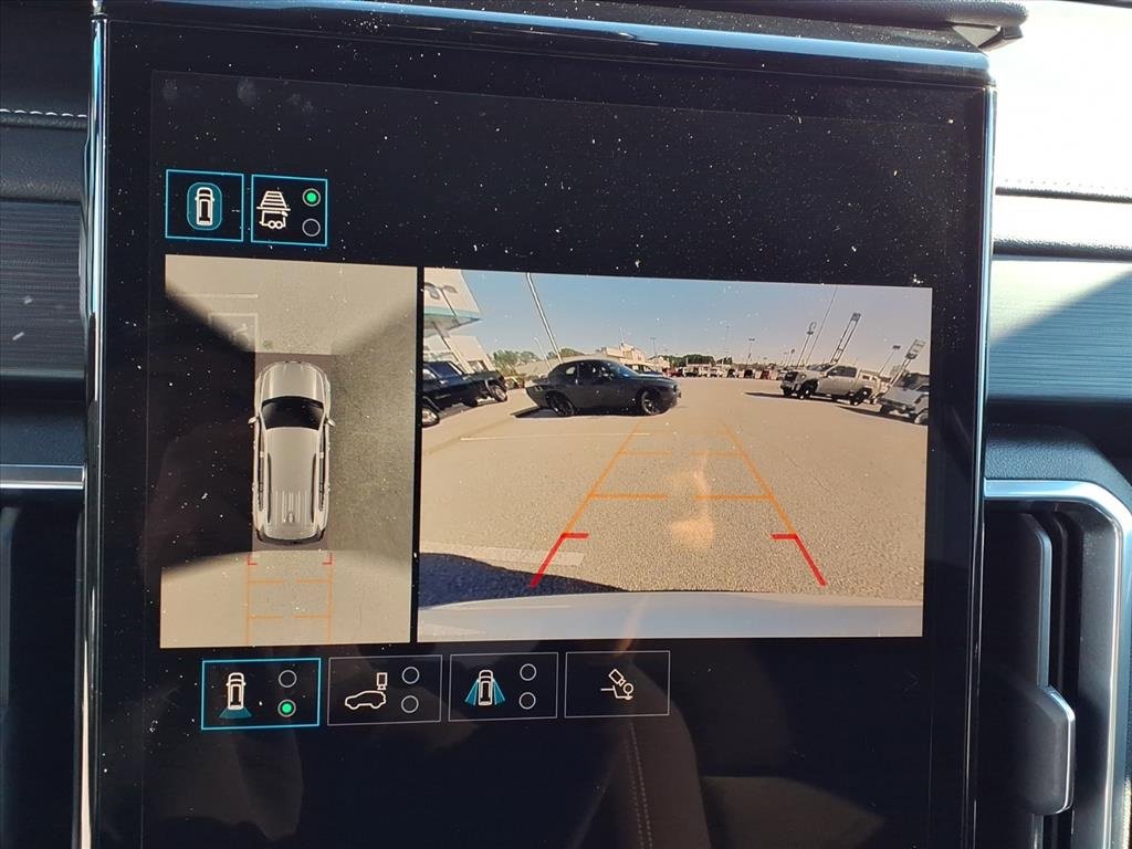 Used 2025 GMC Acadia Elevation image 17