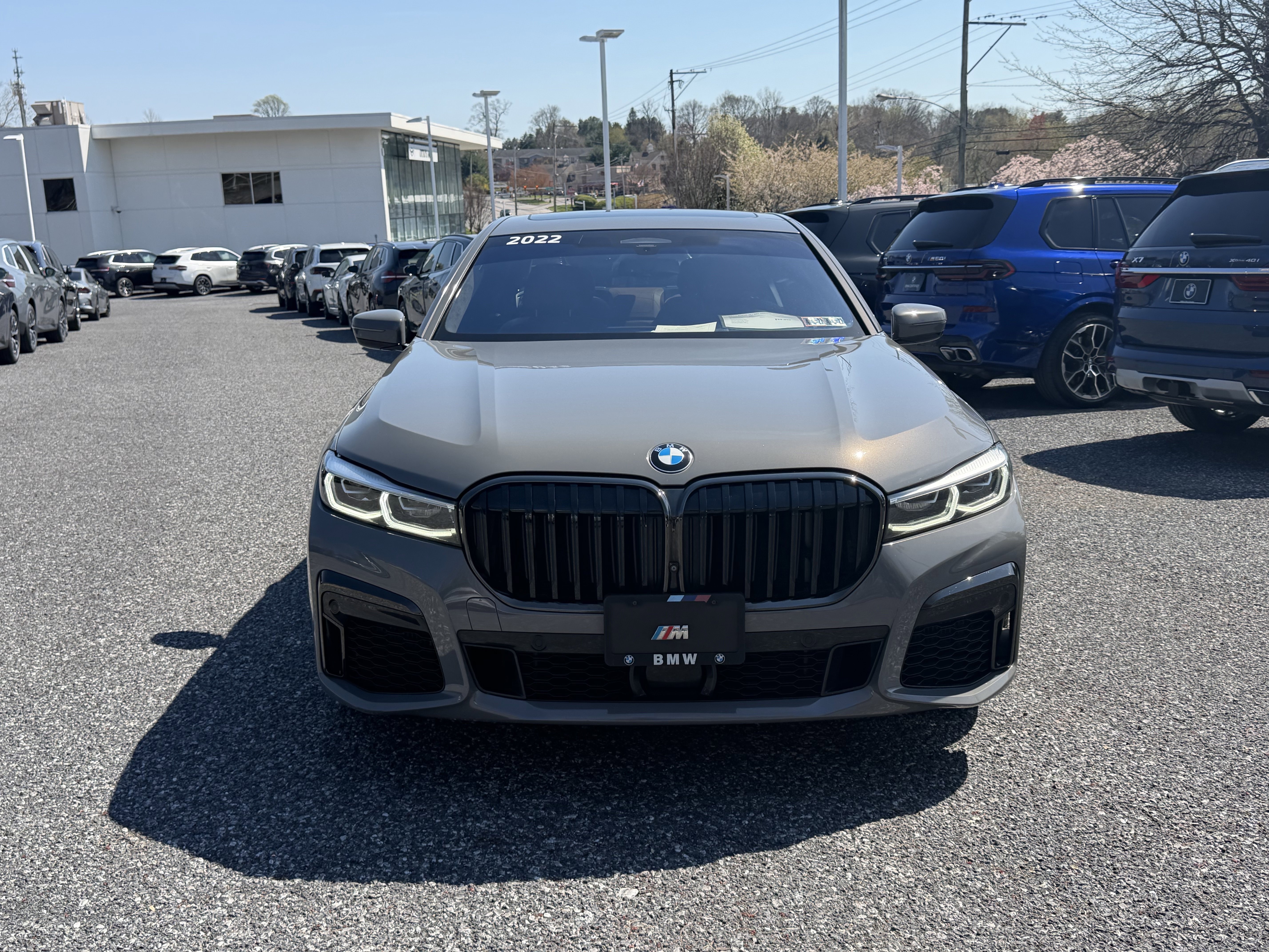 Used 2022 BMW M760i xDrive image 2