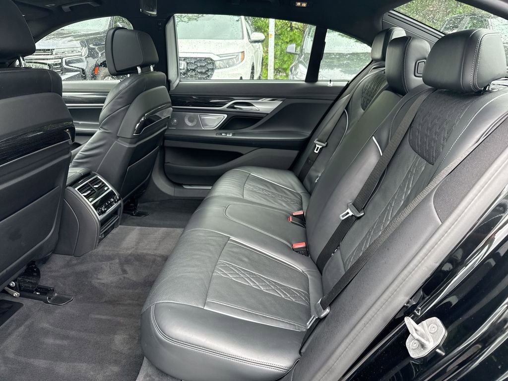 Used 2022 BMW 750i xDrive w/ Executive Package AWD/4WD image 24