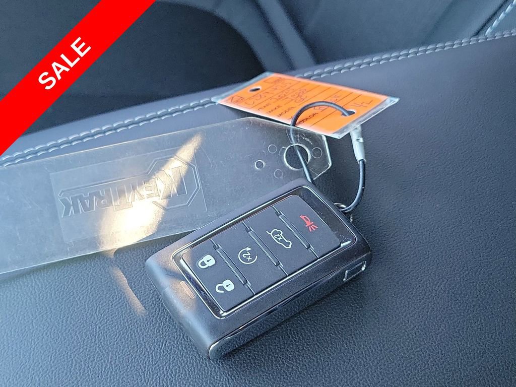 New 2025 Jeep Grand Cherokee Laredo w/ Luxury Tech Group I image 39