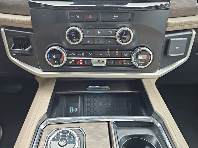 Used 2024 Ford Expedition Limited image 28