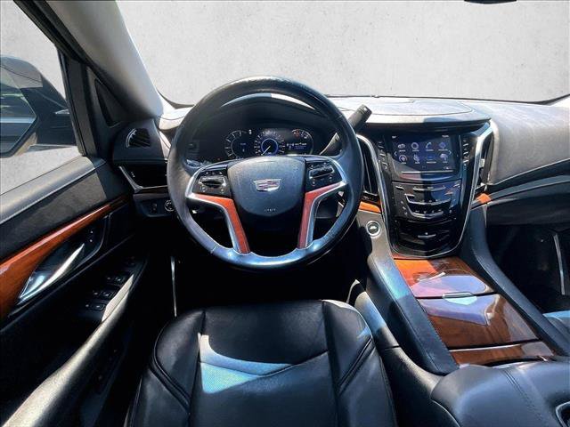 Used 2017 Cadillac Escalade ESV Luxury RWD image 7