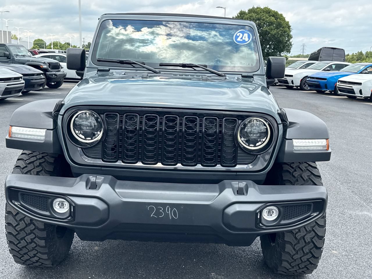 Used 2024 Jeep Wrangler Unlimited Sport AWD/4WD image 8