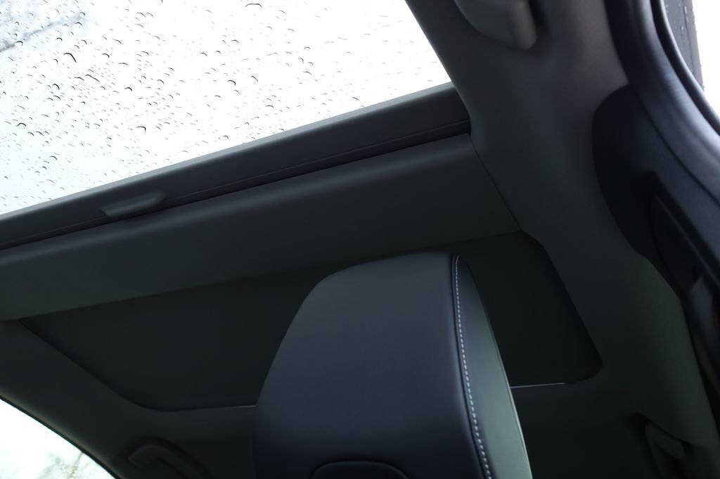 Used 2024 Toyota Prius Limited image 15