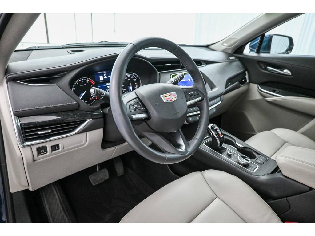 Certified 2022 Cadillac XT4 Premium Luxury w/ Enhanced Visibility Package AWD/4WD image 35