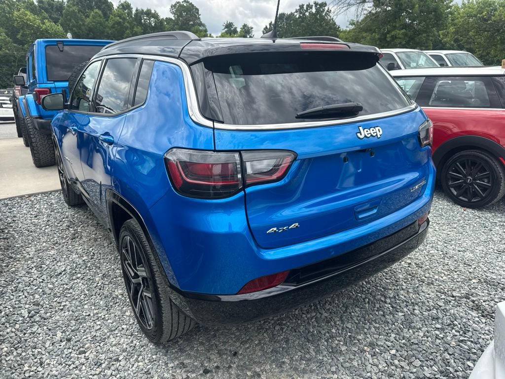 Used 2024 Jeep Compass Limited w/ Elite Group AWD/4WD image 4