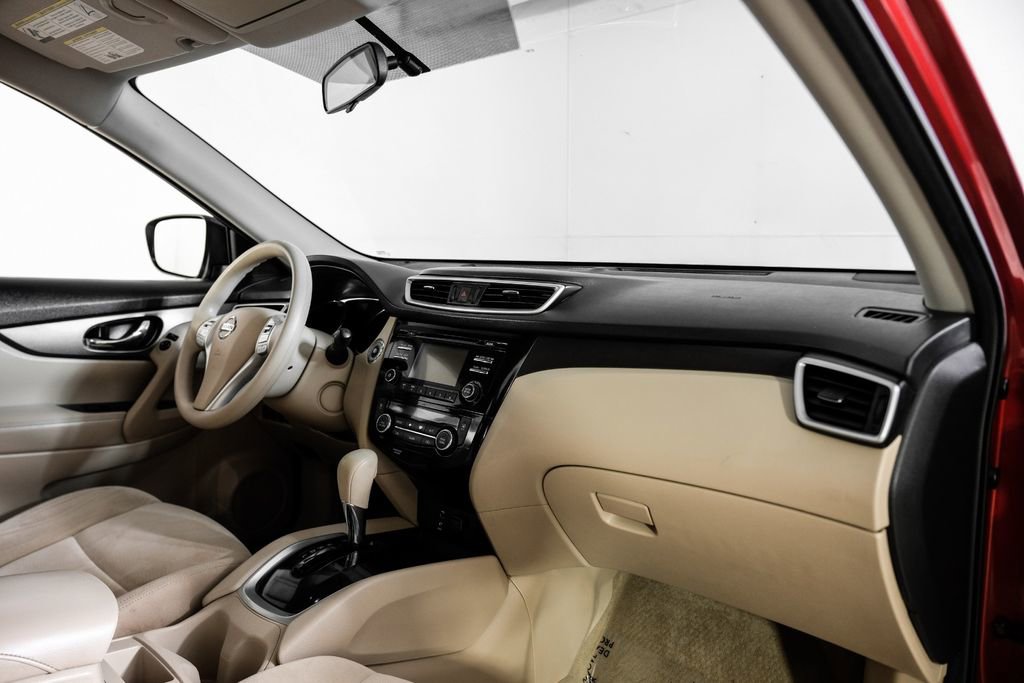 Used 2015 Nissan Rogue SV image 9