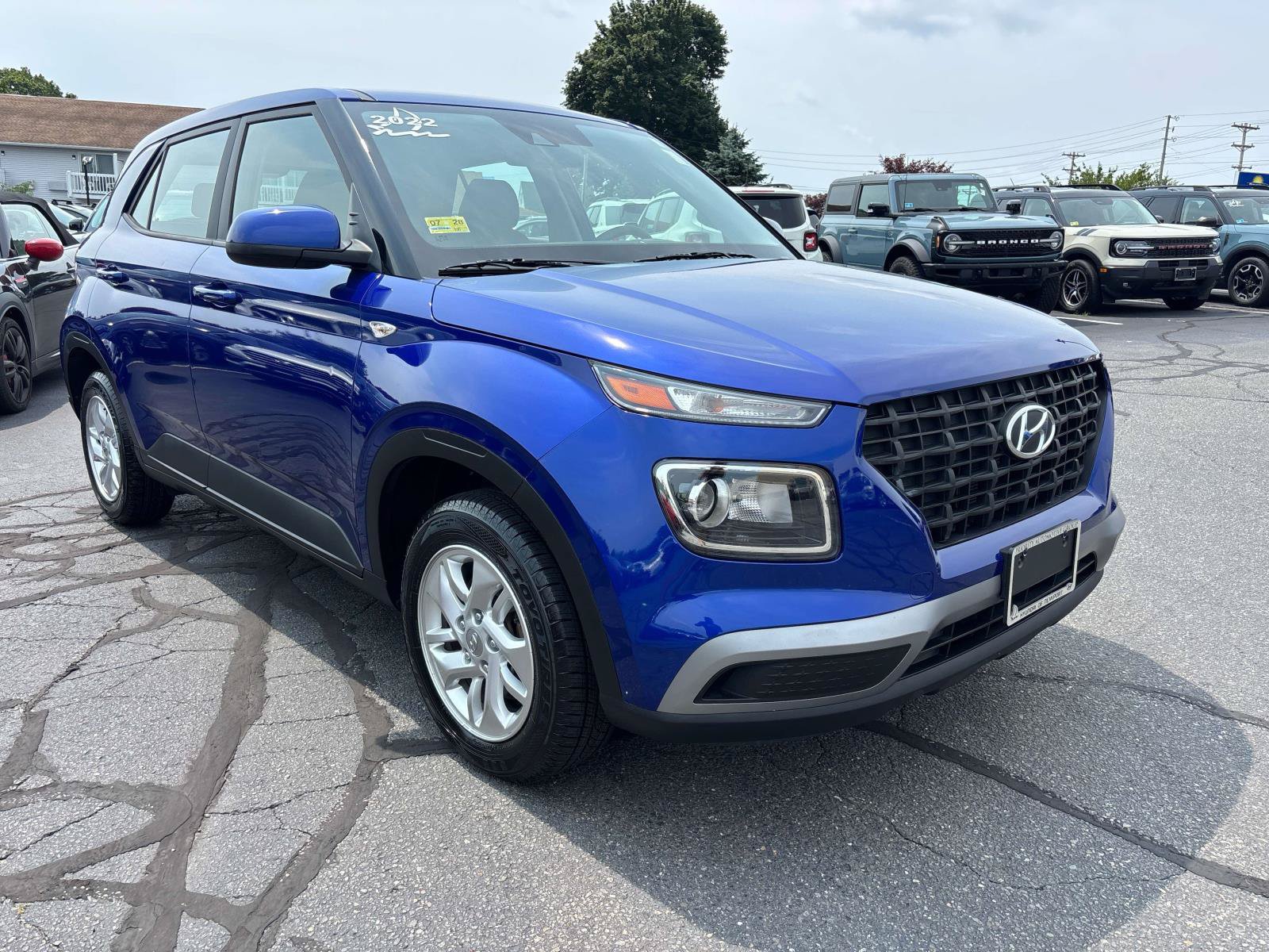 Certified 2022 Hyundai Venue SE w/ Cargo Package FWD image 7