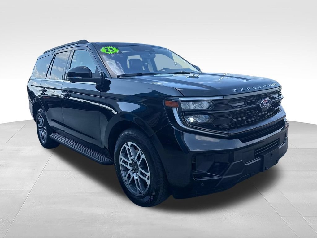 Used 2025 Ford Expedition Active AWD/4WD image 8