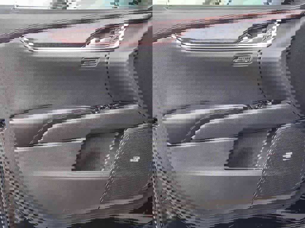 Used 2017 Cadillac XTS Luxury image 19