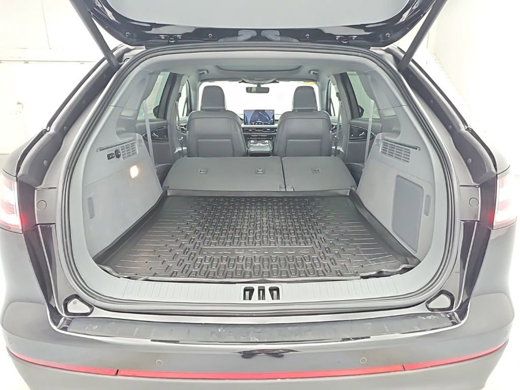 Used 2023 Lincoln Nautilus Reserve w/ Equipment Group 201A image 49