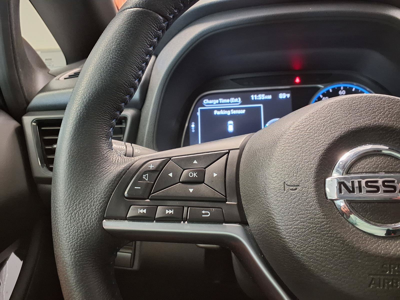 Used 2022 Nissan Leaf SV w/ SV Technology Package FWD image 29