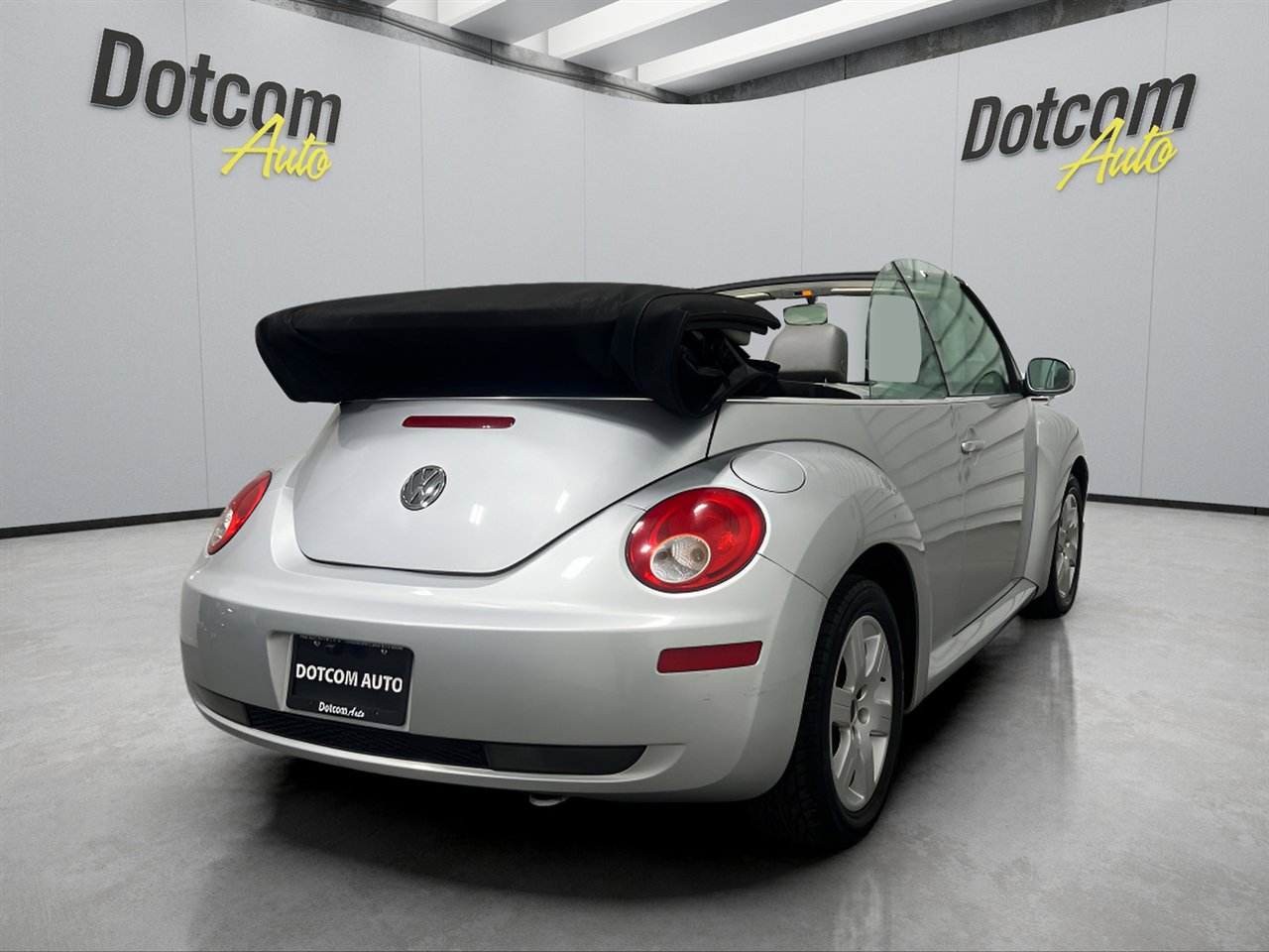 Used 2007 Volkswagen Beetle Convertible w/ Package 1 image 27