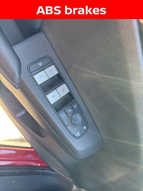 Used 2023 Mitsubishi Outlander SE image 8