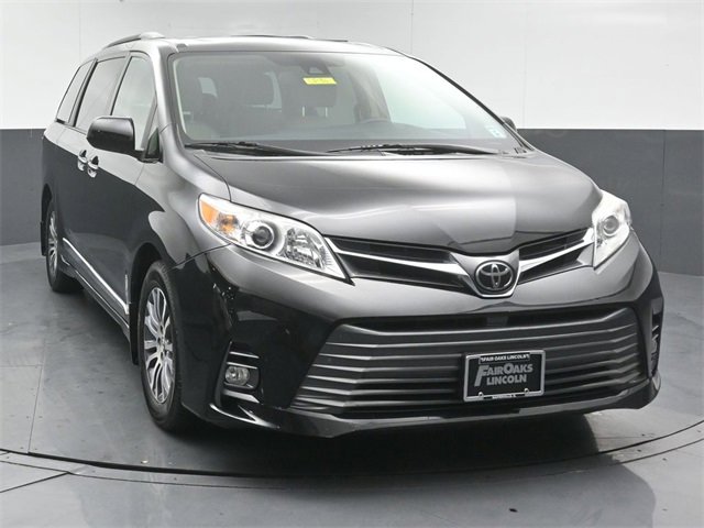 Used 2018 Toyota Sienna XLE