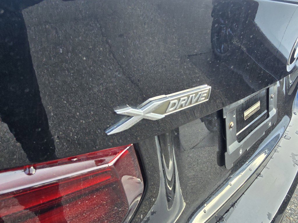 Used 2016 BMW 320i xDrive Sedan image 9