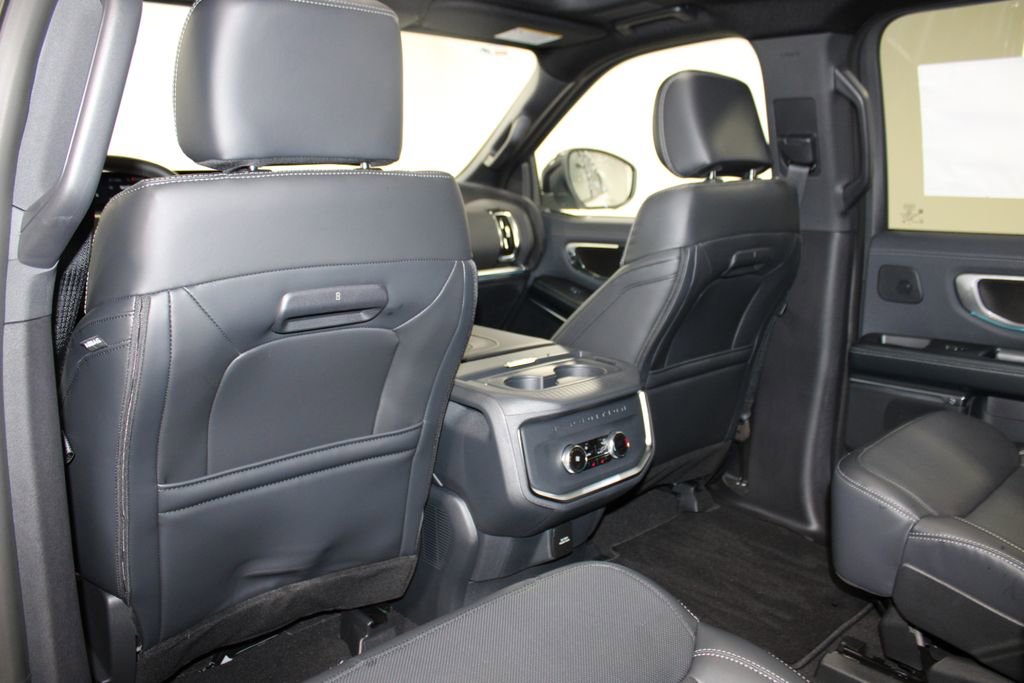 New 2025 Ford Expedition Platinum w/ Stealth Performance Package image 29