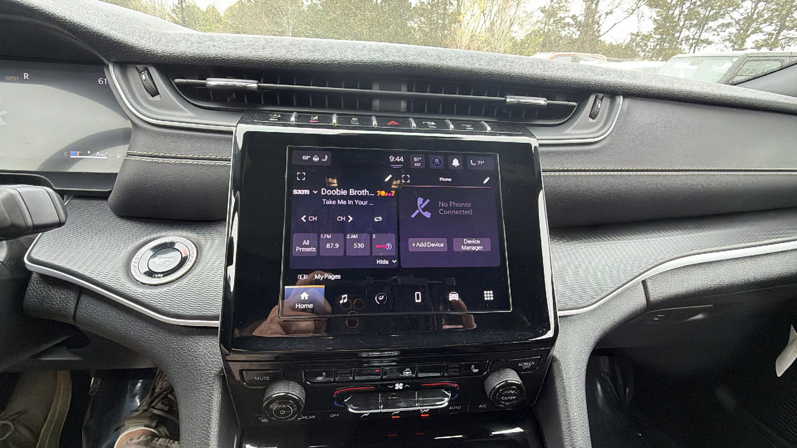 Used 2025 Jeep Grand Cherokee Altitude image 32